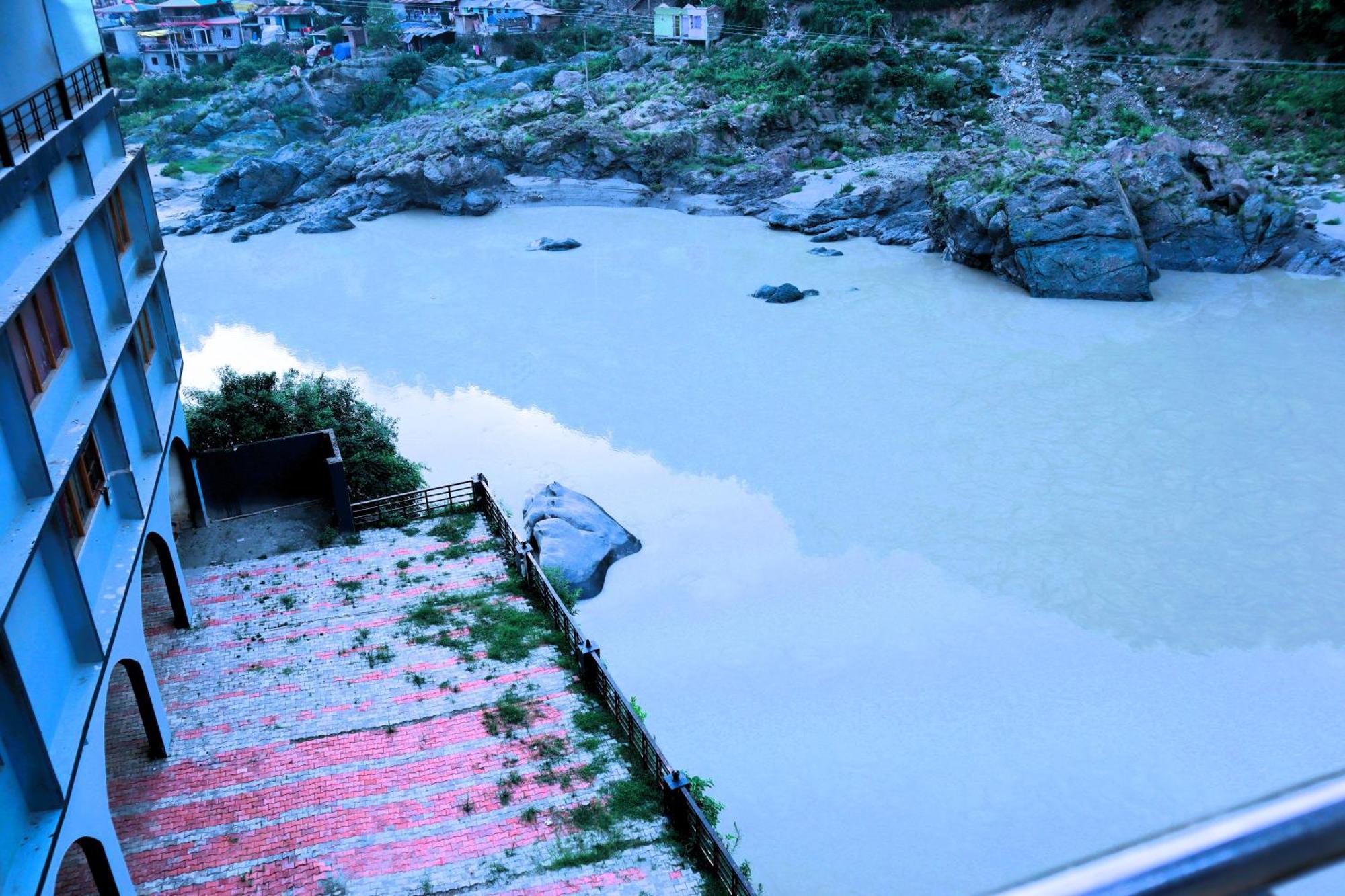 Hotel River Bank Mandi Dış mekan fotoğraf